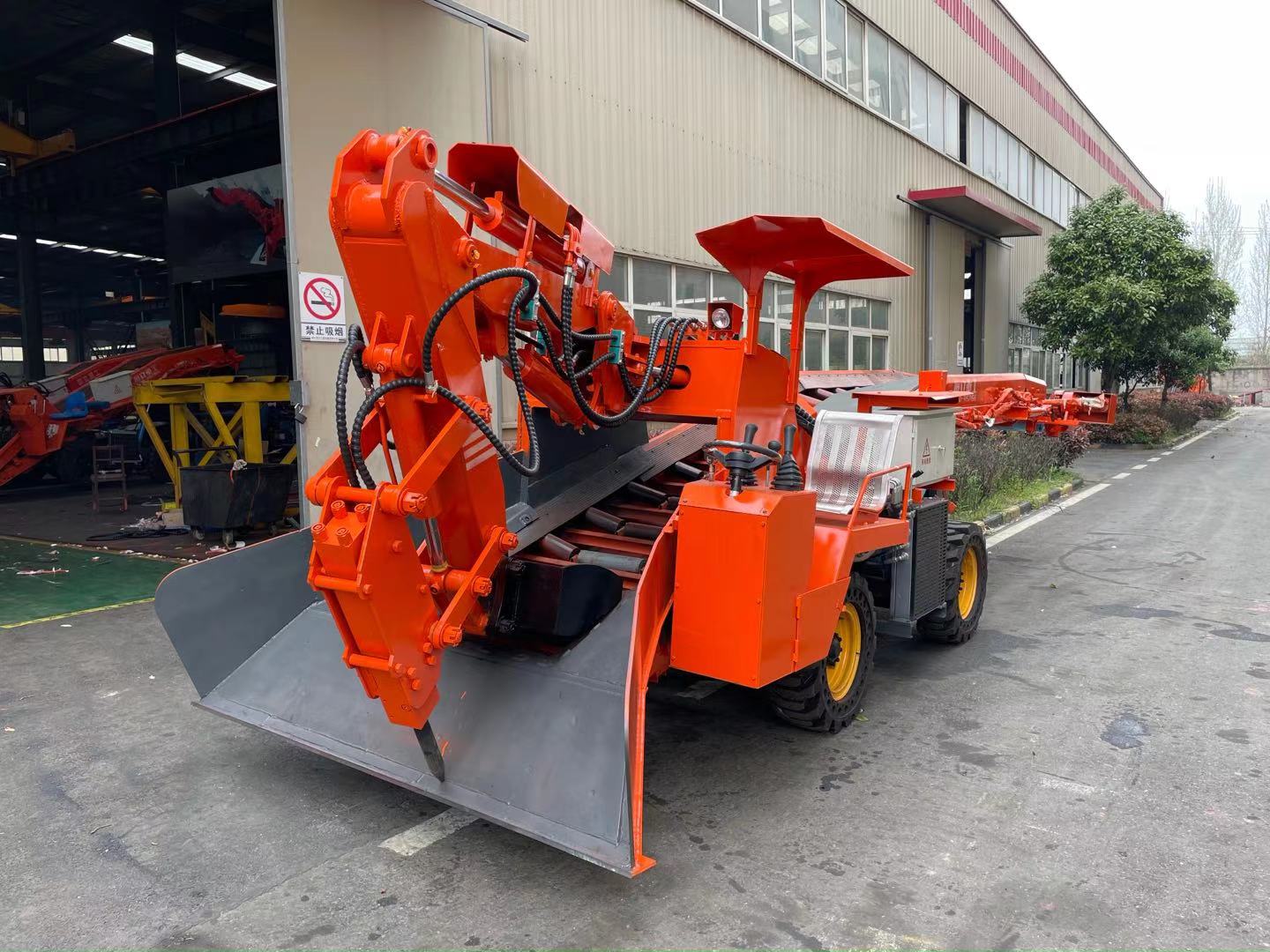小型扒渣機(jī)斗齒，作為隧道扒渣機(jī)的易損配件該如何去維護(hù)